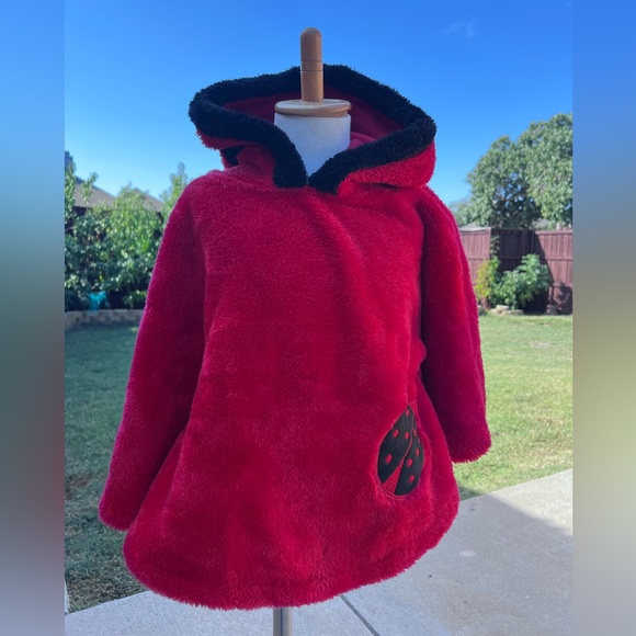 Ladybug hooded Poncho - Picture 2 of 10